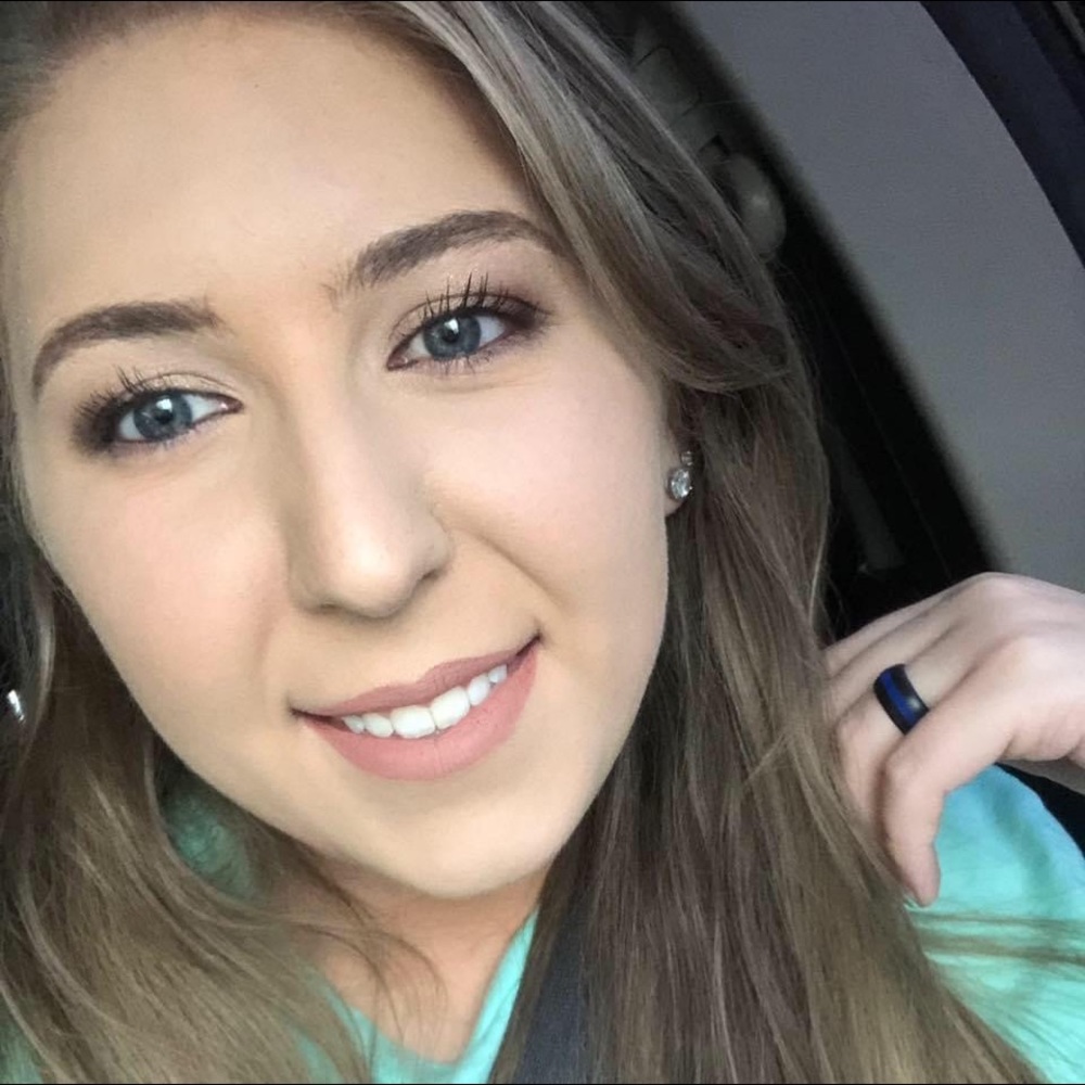 Meet your Posher, Angela